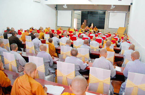 Kien Giang province: Buddhist administrative training for Monks and Nuns